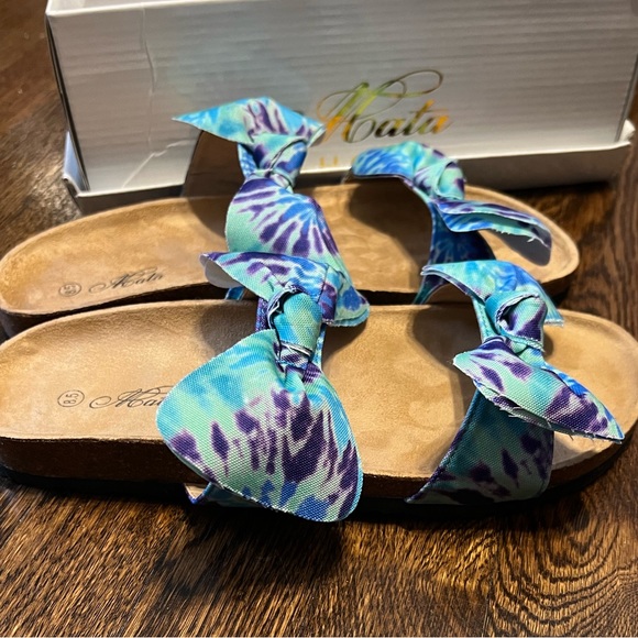 Mata Broadwalk Sandals! Size 8.5. Runs a little big. - Picture 3 of 6
